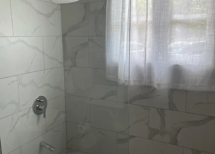 Palm View Hotel 2*